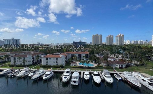 Maison à Aventura, Floride, États-Unis 1