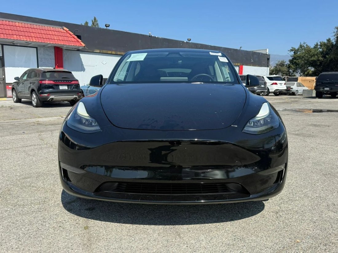 Suv in Azusa, CA, United States 2 - 18664870