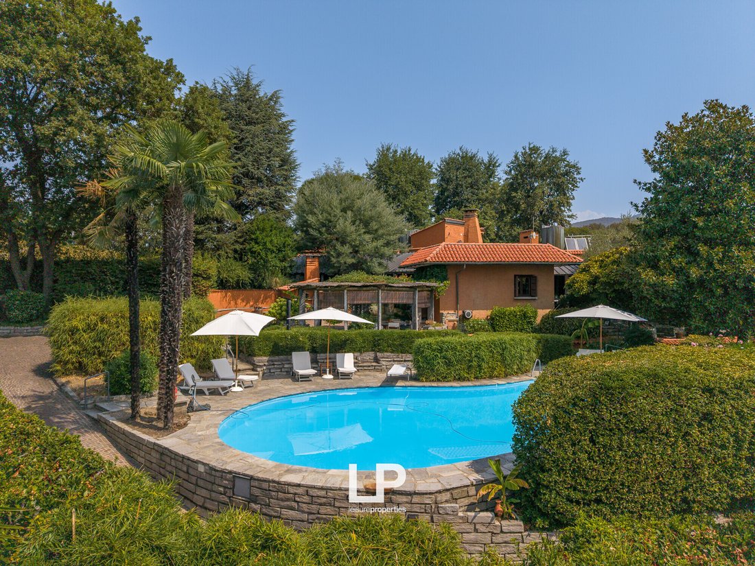 Villa in Besozzo, Lombardy, Italy 3 - 18659555