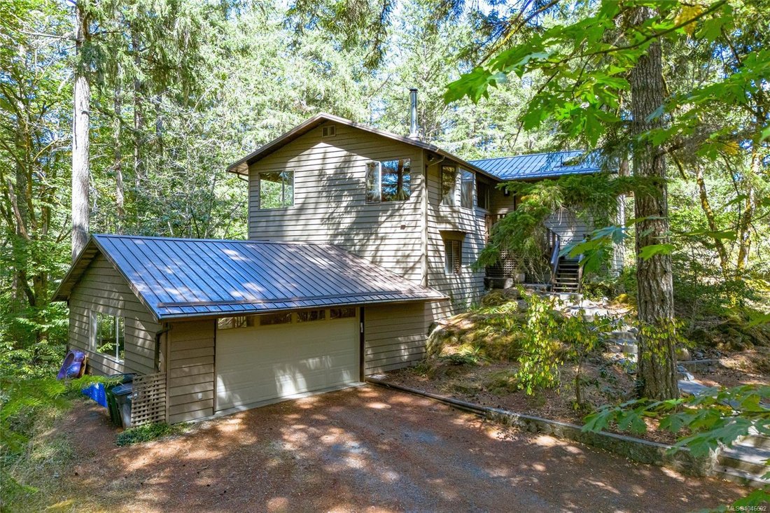 House in Saanich, British Columbia, Canada 2 - 18665451