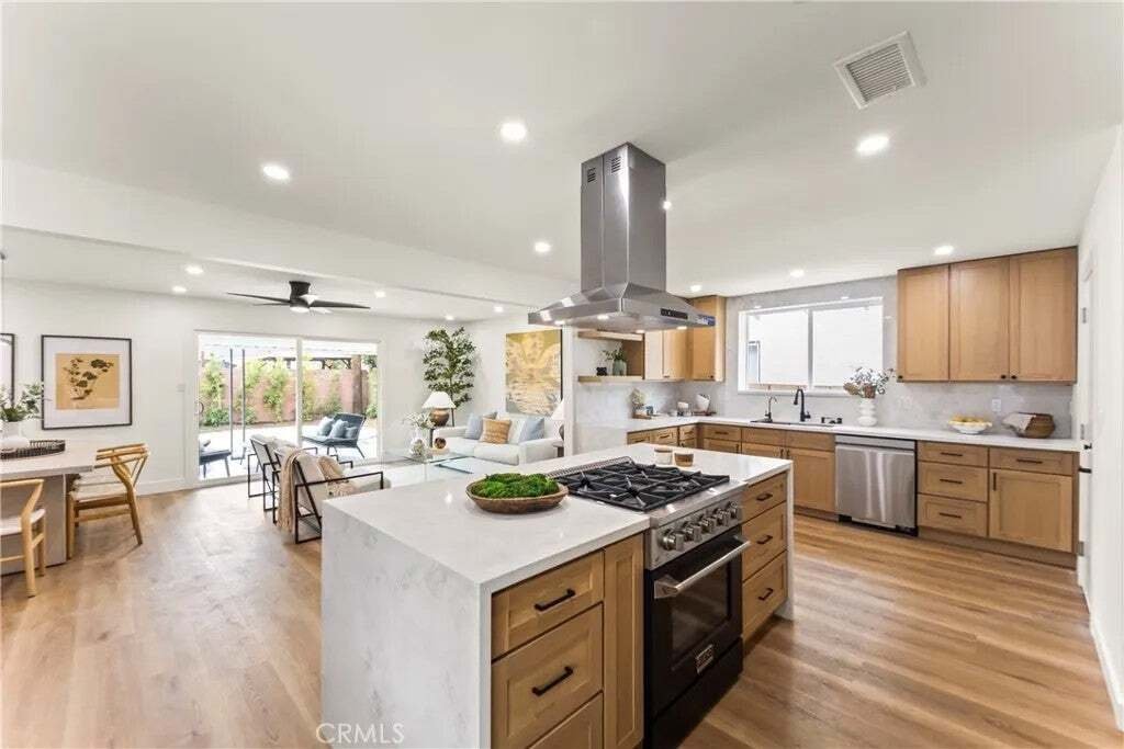 House in Santa Ana, California, United States 1 - 18663948