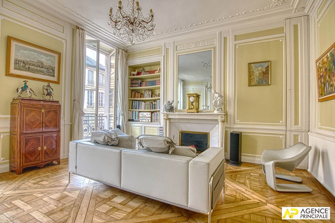 Apartment in Domaine National du Château, Versailles, France 1 - 18660283
