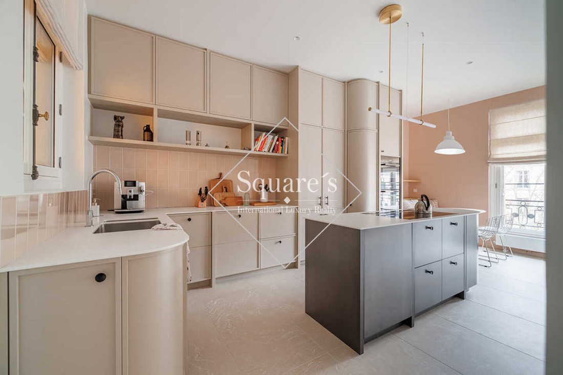 Apartment in La Fourche-Guy Môquet, Paris 17e Arrondissement, Paris 2 - 18672453