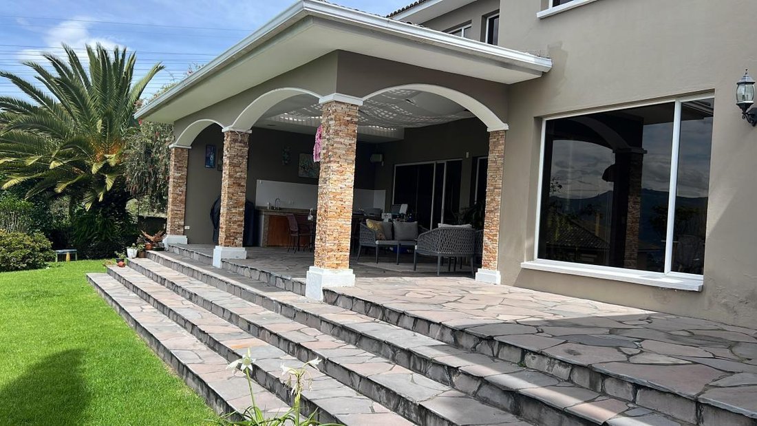 House in Quito, Pichincha, Ecuador 2 - 18661657
