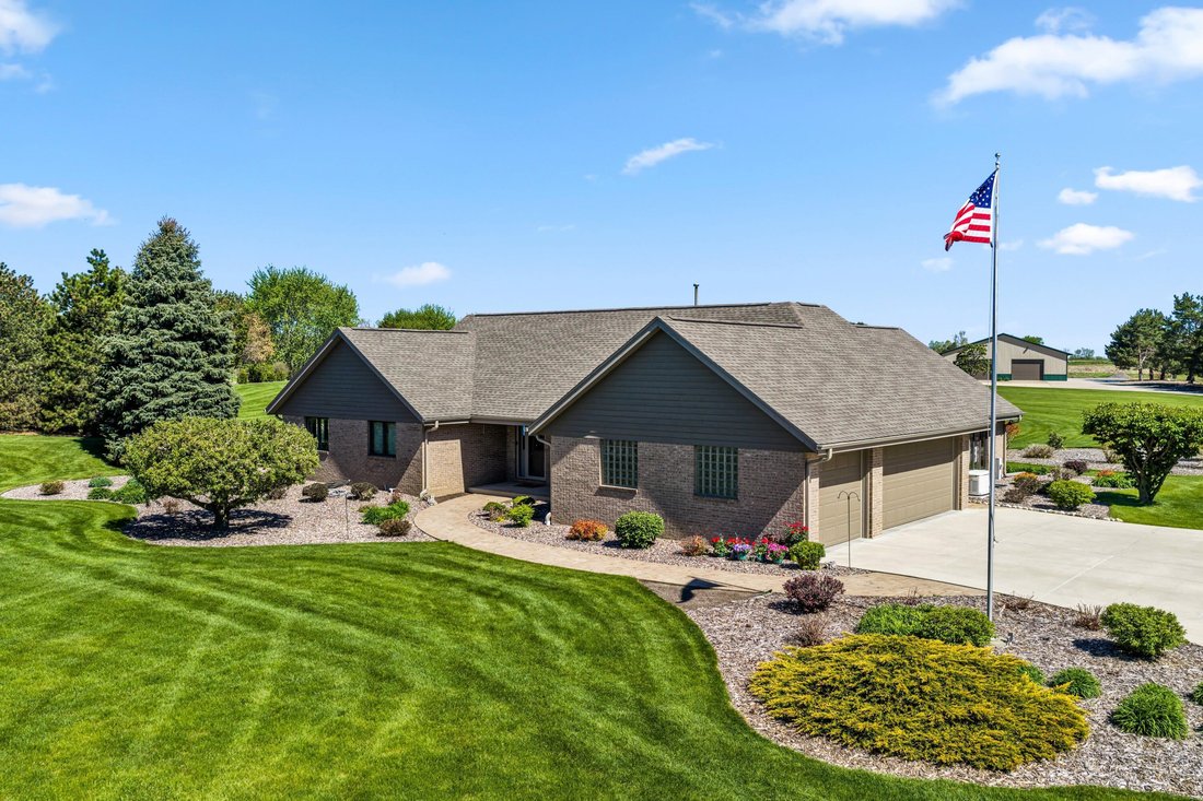 House in Caledonia, Wisconsin, United States 3 - 18665250
