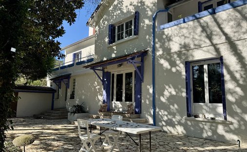 House in Haute-Isle, Ile-de-France, France 1