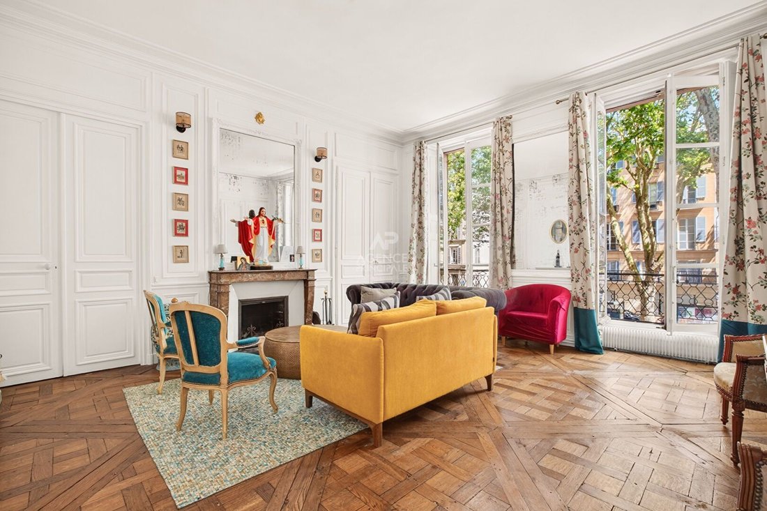 Apartment in Domaine National du Château, Versailles, France 1 - 18660213