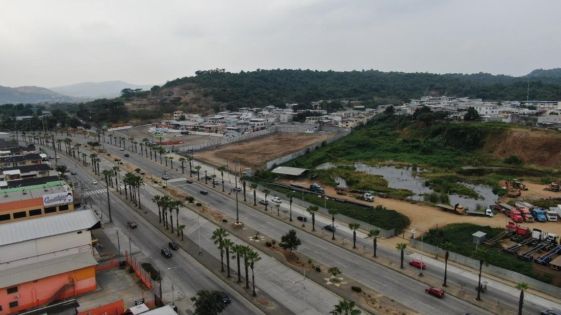 Land in Guayaquil, Guayas, Ecuador 1 - 18660560