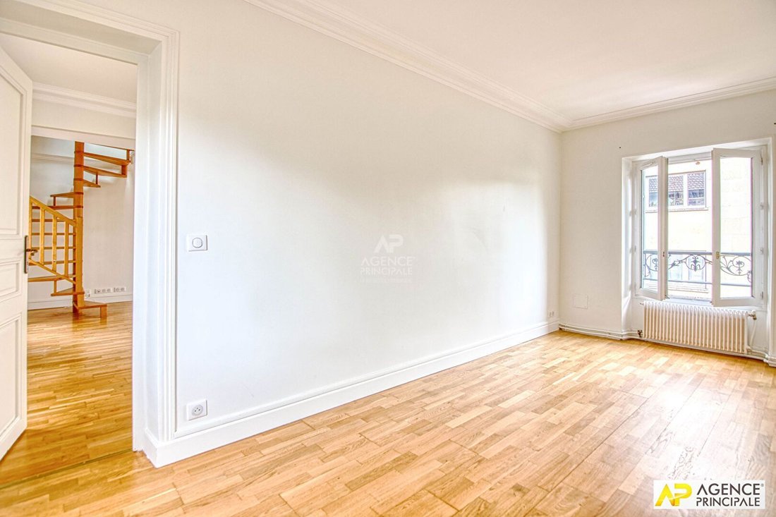 Apartment in Domaine National du Château, Versailles, France 4 - 18660297