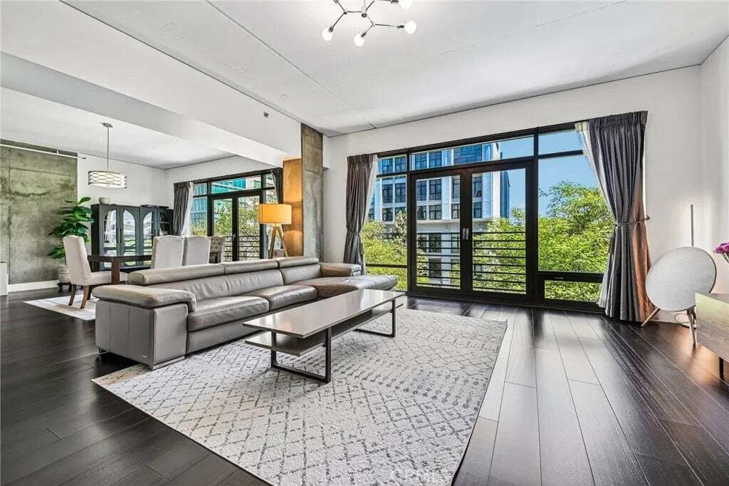 Condo in Los Angeles, California, United States 5 - 18659645