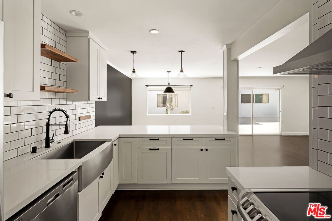 West Hollywood, California, United States 3 - 18669528