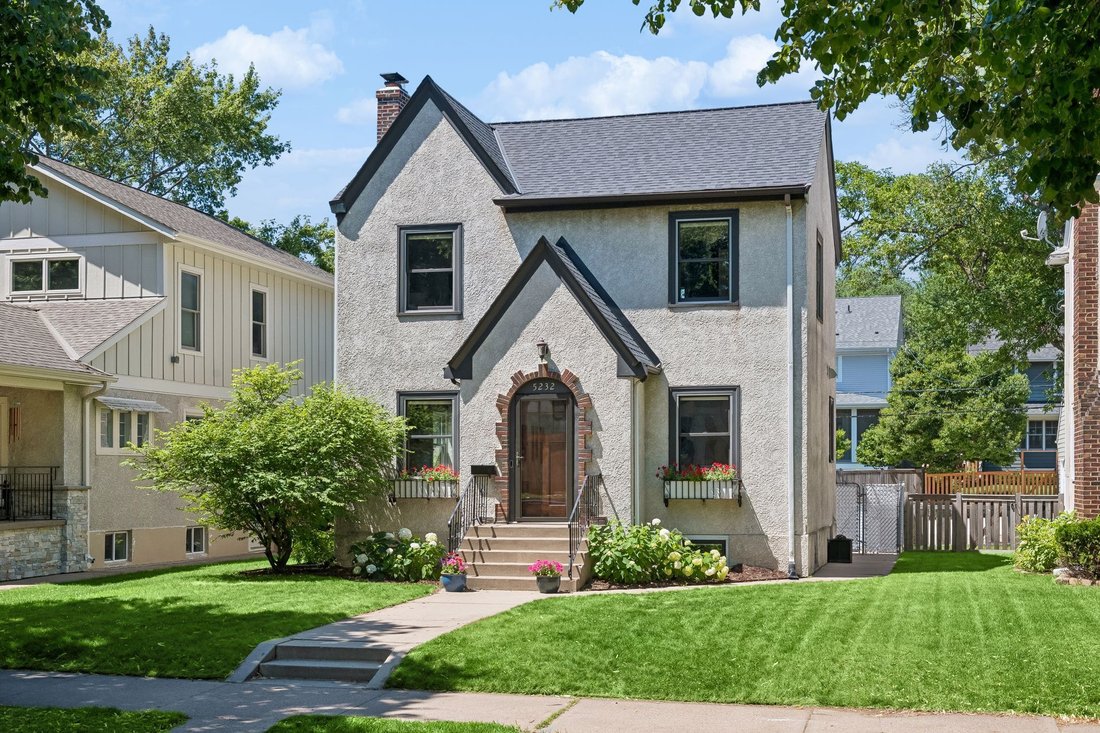 Minneapolis, Minnesota, United States 2 - 18666435