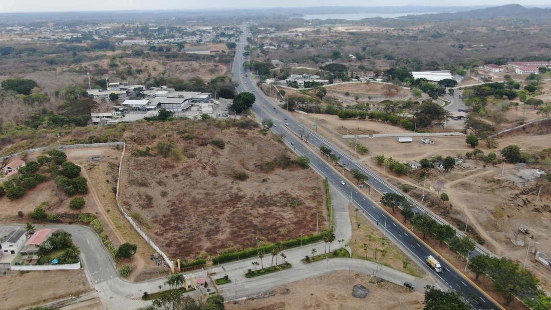 Land in Guayaquil, Guayas, Ecuador 4 - 18659958