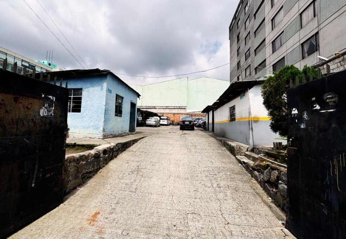 Land in Quito, Pichincha, Ecuador 2 - 18661471