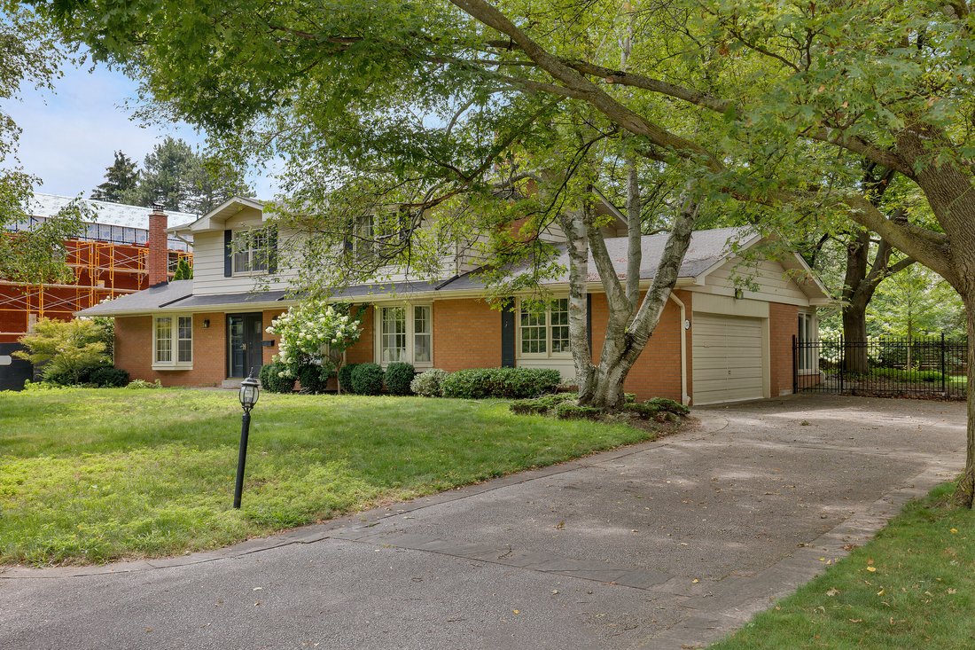 House in Oakville, Ontario, Canada 2 - 18660093
