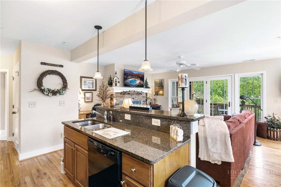 Condo in Boone, North Carolina, United States 5 - 18659018