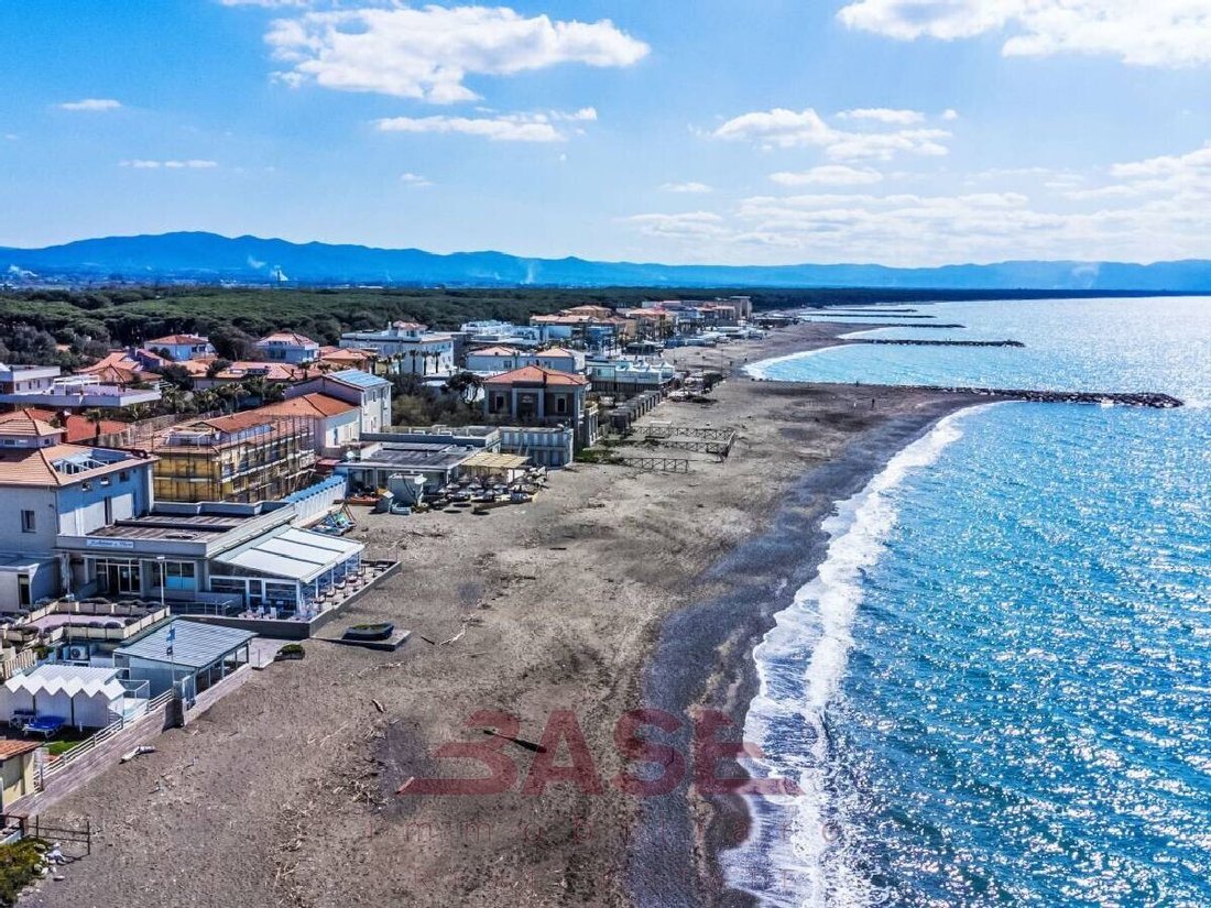 Apartment in Cecina Centro, Cecina, Tuscany 4 - 18668220