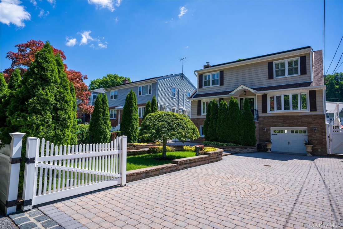 House in Yonkers, New York, United States 3 - 18670649