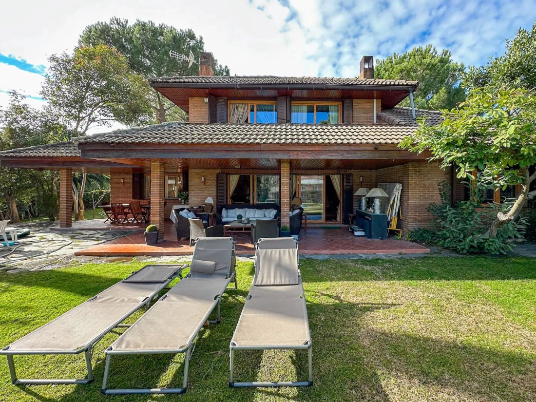 Chalet in Las Rozas de Madrid, Comunidad de Madrid, Spain 1 - 18357135
