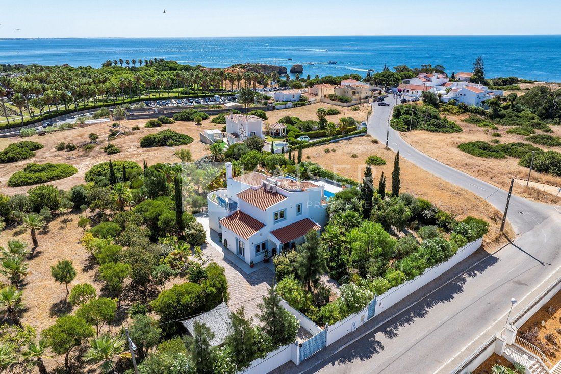 Villa in Olhos de Agua, Algarve, Portugal 1 - 18664490