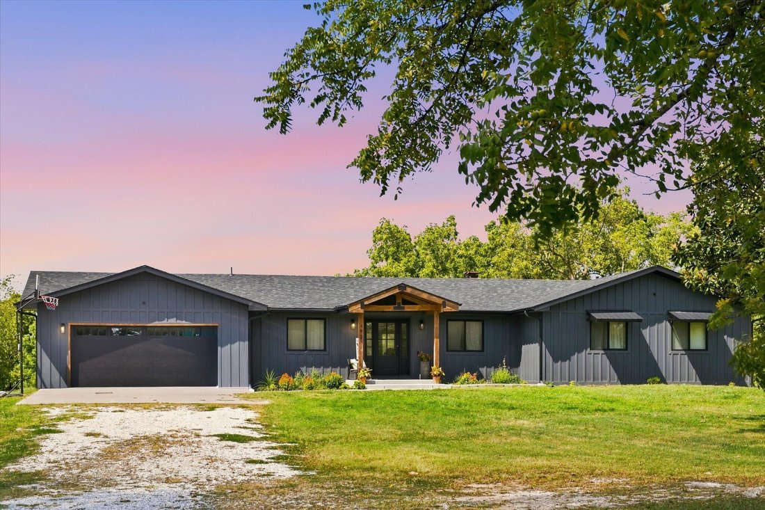 House in Clever, Missouri, United States 1 - 18667904