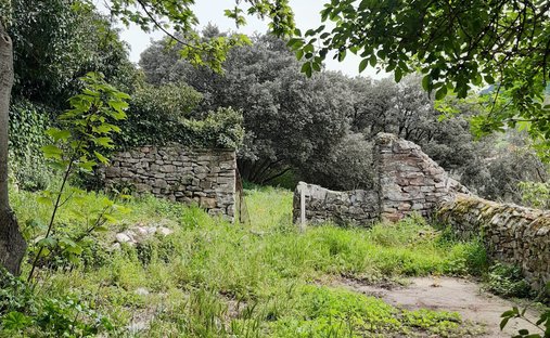 Corps de ferme à Millau, Occitanie, France 1