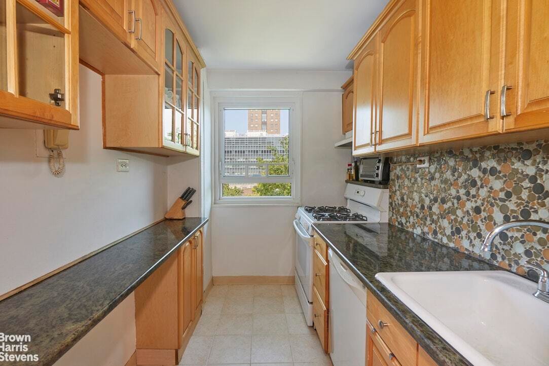 Co Op in New York, New York, United States 5 - 18662565