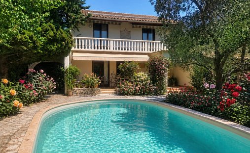 Maison à Granettes-Jauberte-Sainte Anne, Aix-en-Provence, France 1