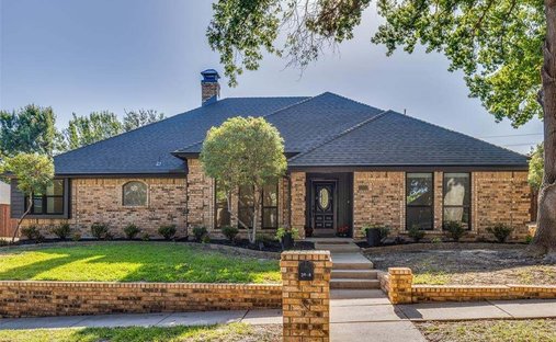 House in Bedford, Texas, United States 1