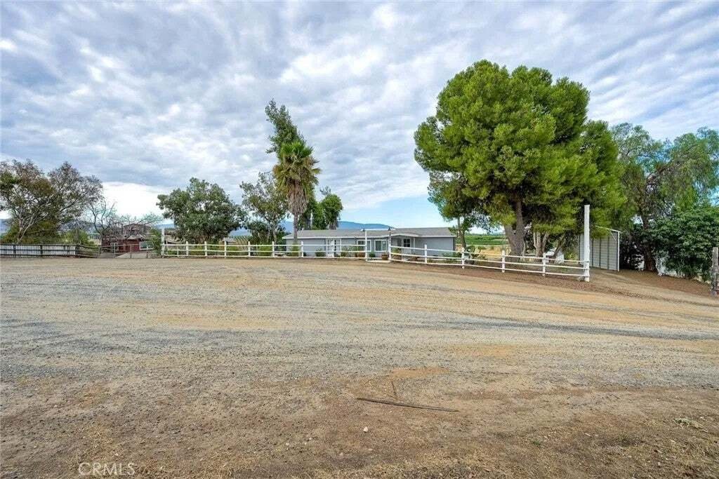 Temecula, California, United States 3 - 18659643