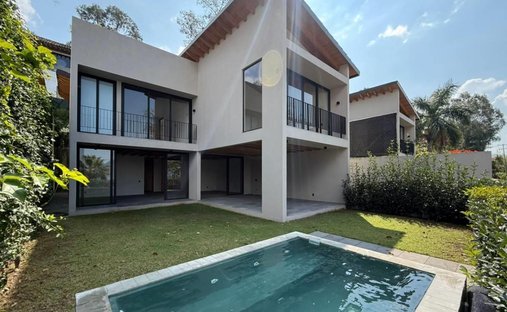 Townhouse in Valle de Bravo, State of Mexico, Mexico 1