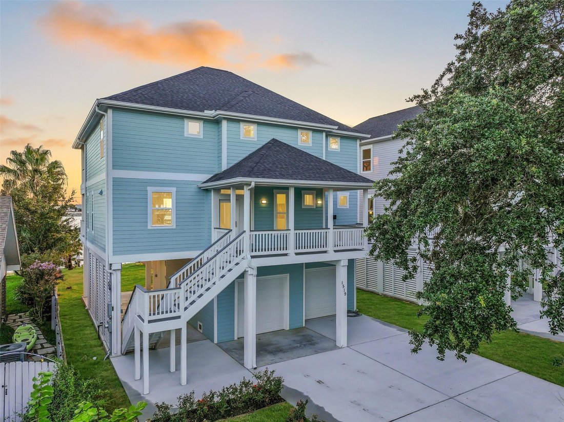 House in Galveston, Texas, United States 1 - 18664229