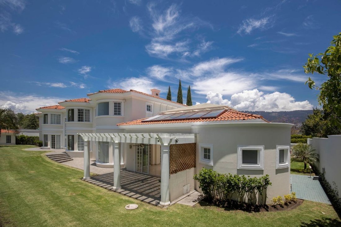 House in Quito, Pichincha, Ecuador 2 - 18661164