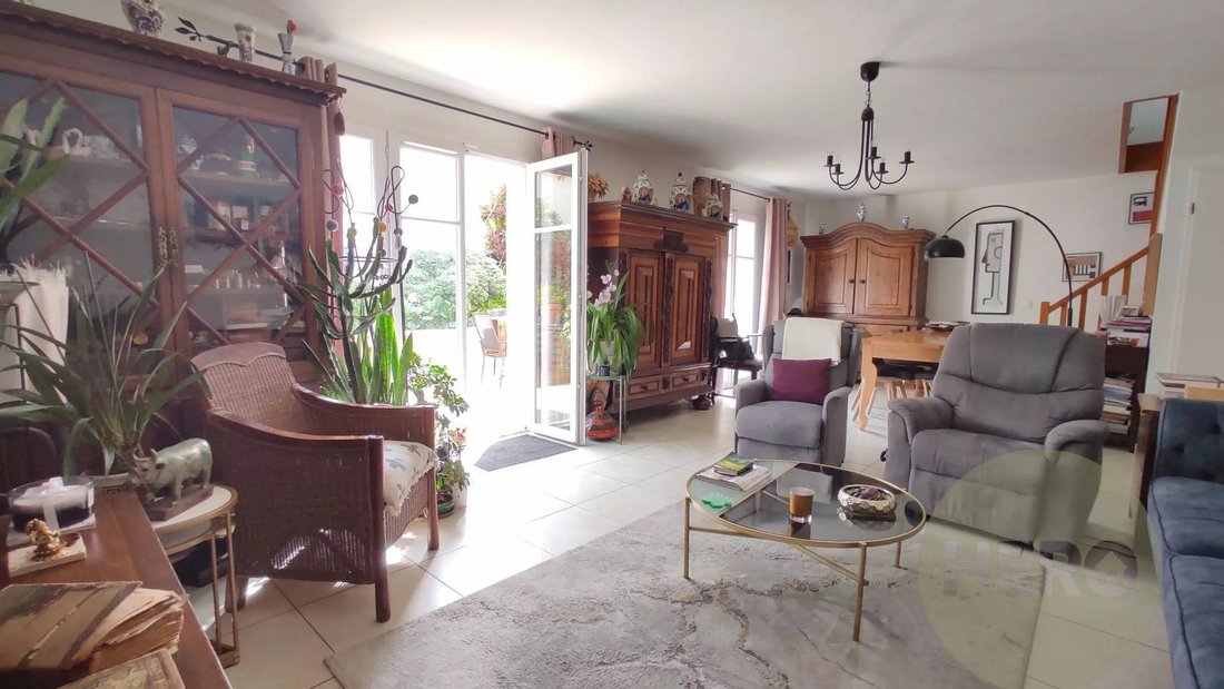 House in Sud, Plaisir, France 1 - 17683904