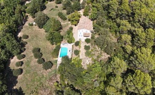 Estate in Est, Lorgues, France 1