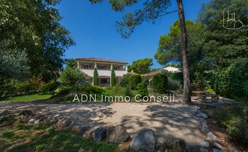 Villa in Mallemort, Provence-Alpes-Côte d'Azur, France 1