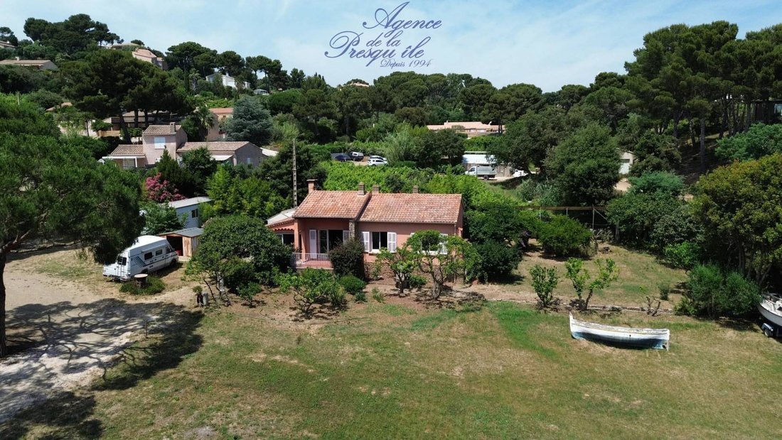House in Hyeres, Provence-Alpes-Côte d'Azur, France 3 - 18292251