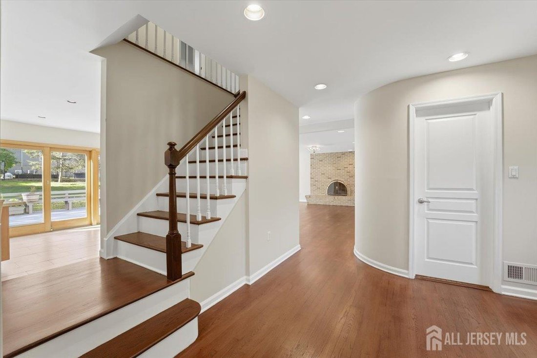 House in Metuchen, New Jersey, United States 3 - 18668551