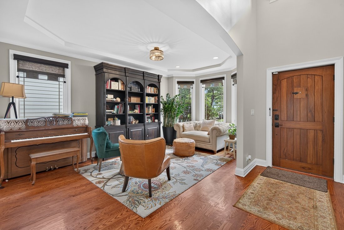 House in Elmhurst, Illinois, United States 4 - 18671672