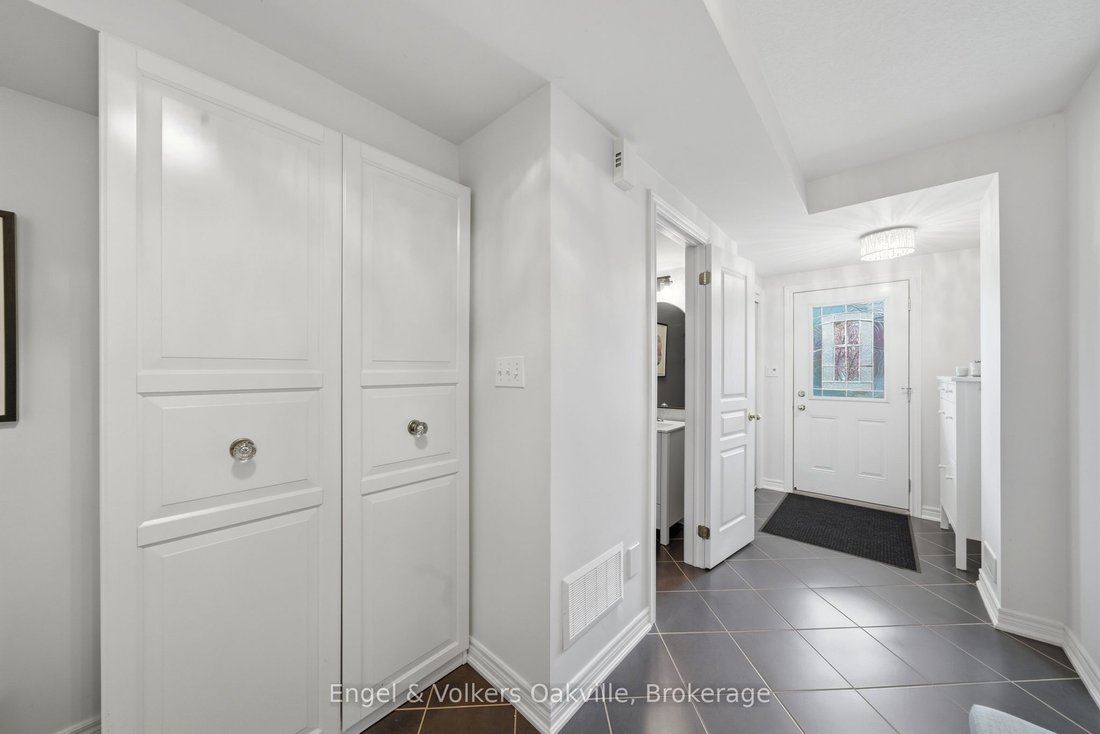 Townhouse in Hamilton, Ontario, Canada 5 - 18660813