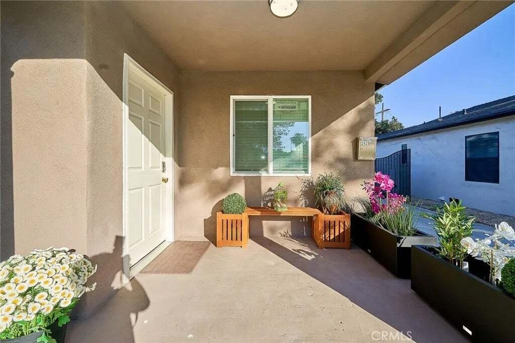House in Signal Hill, California, United States 3 - 18670812