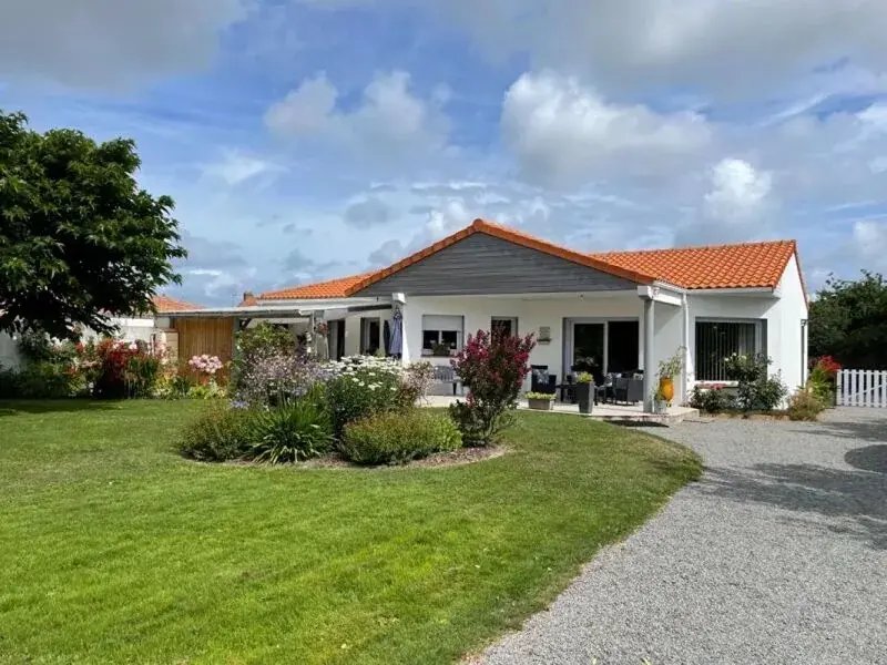 House in La Plaine-sur-Mer, Pays de la Loire, France 1 - 18670853