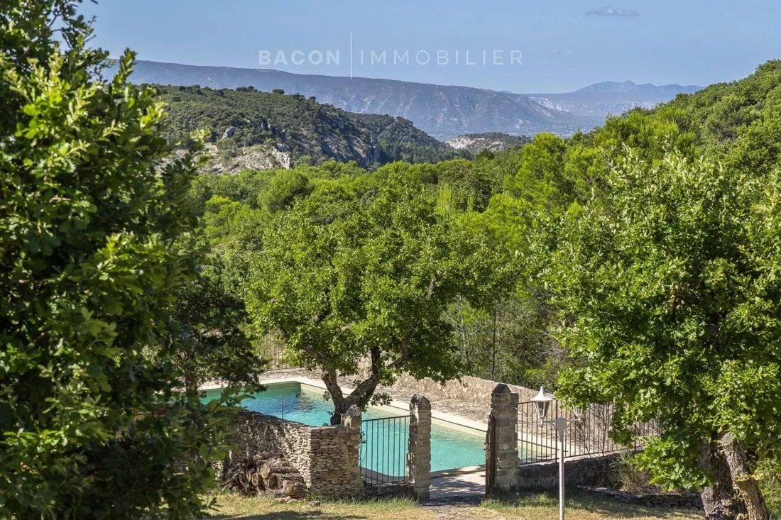 Estate in Gordes, Provence-Alpes-Côte d'Azur, France 3 - 16832825