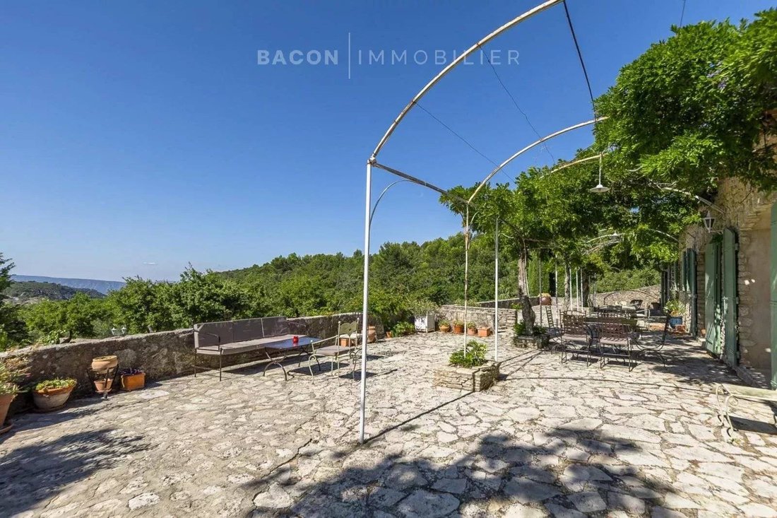 Estate in Gordes, Provence-Alpes-Côte d'Azur, France 4 - 16832825