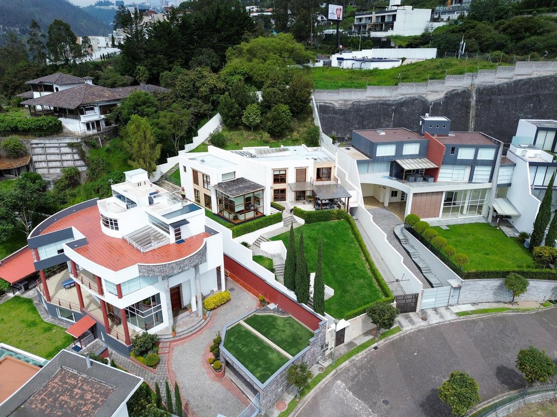 House in Quito, Pichincha, Ecuador 4 - 18660267