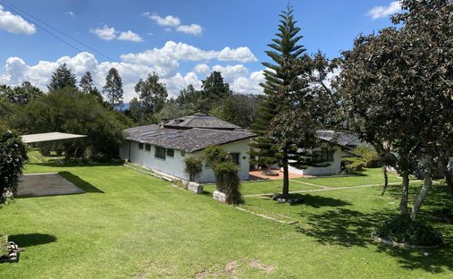 Land in Quito, Pichincha, Ecuador 1
