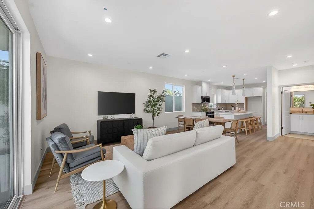 House in Paramount, California, United States 5 - 18663984