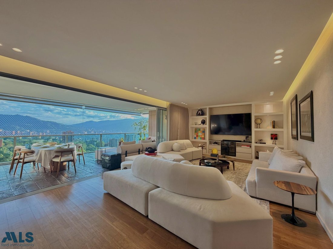Apartment in Medellín, Antioquia, Colombia 1 - 18666237