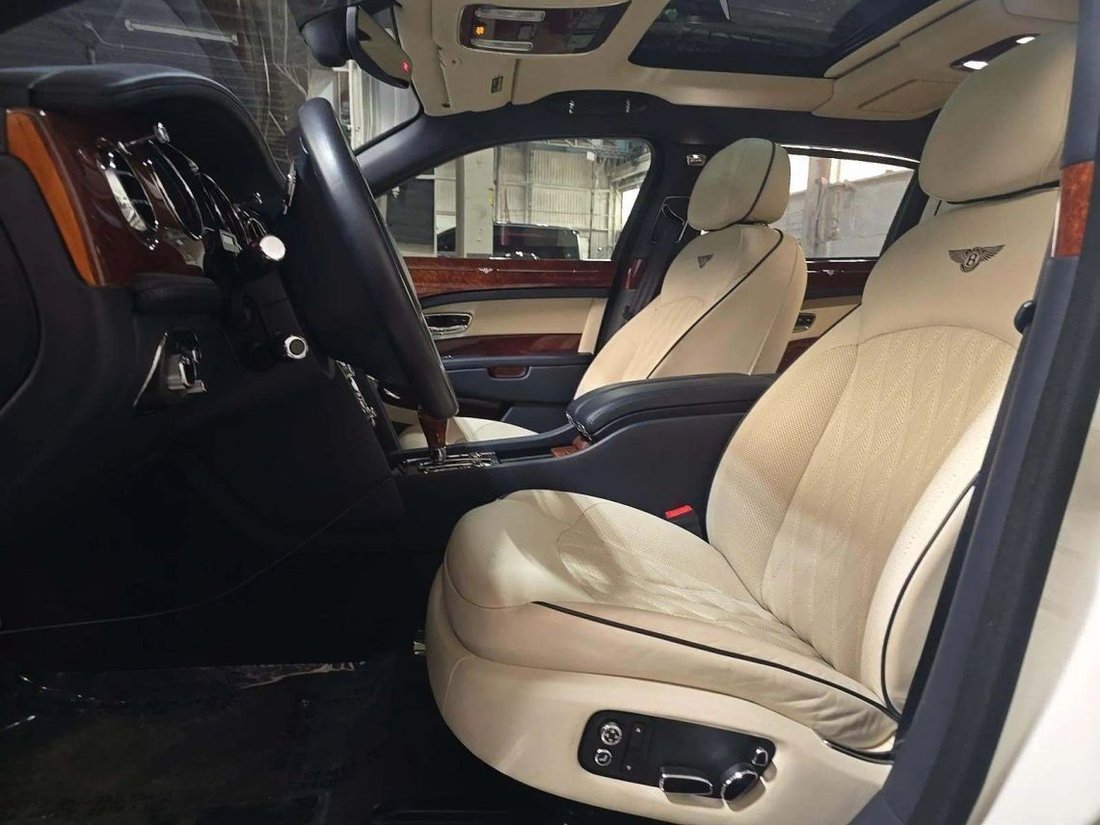 Sedan in Jacksonville, FL, United States 2 - 18665105