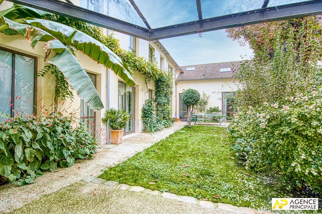 House in Domaine National du Château, Versailles, France 1 - 18659792